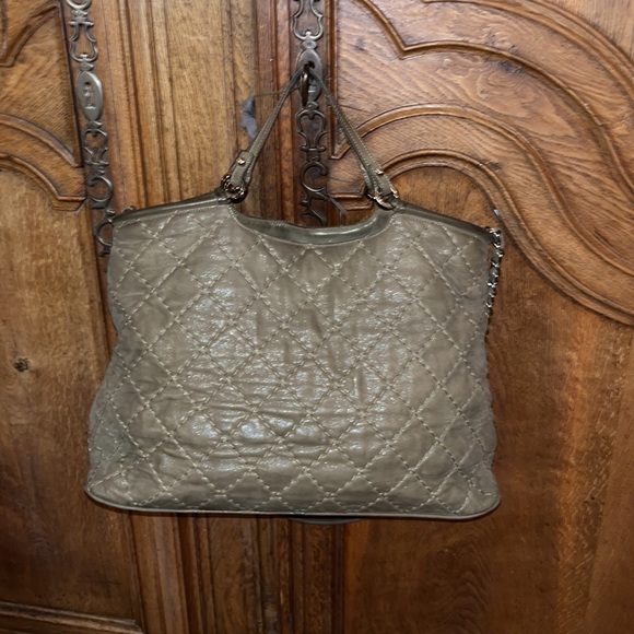 Chanel CC Sea Hit Tote Quilted Iridescent Calfskin Large - Picture 15 of 16